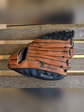 MacGregor BBBGVARR 12" Fielder's Glove - LH Throw
